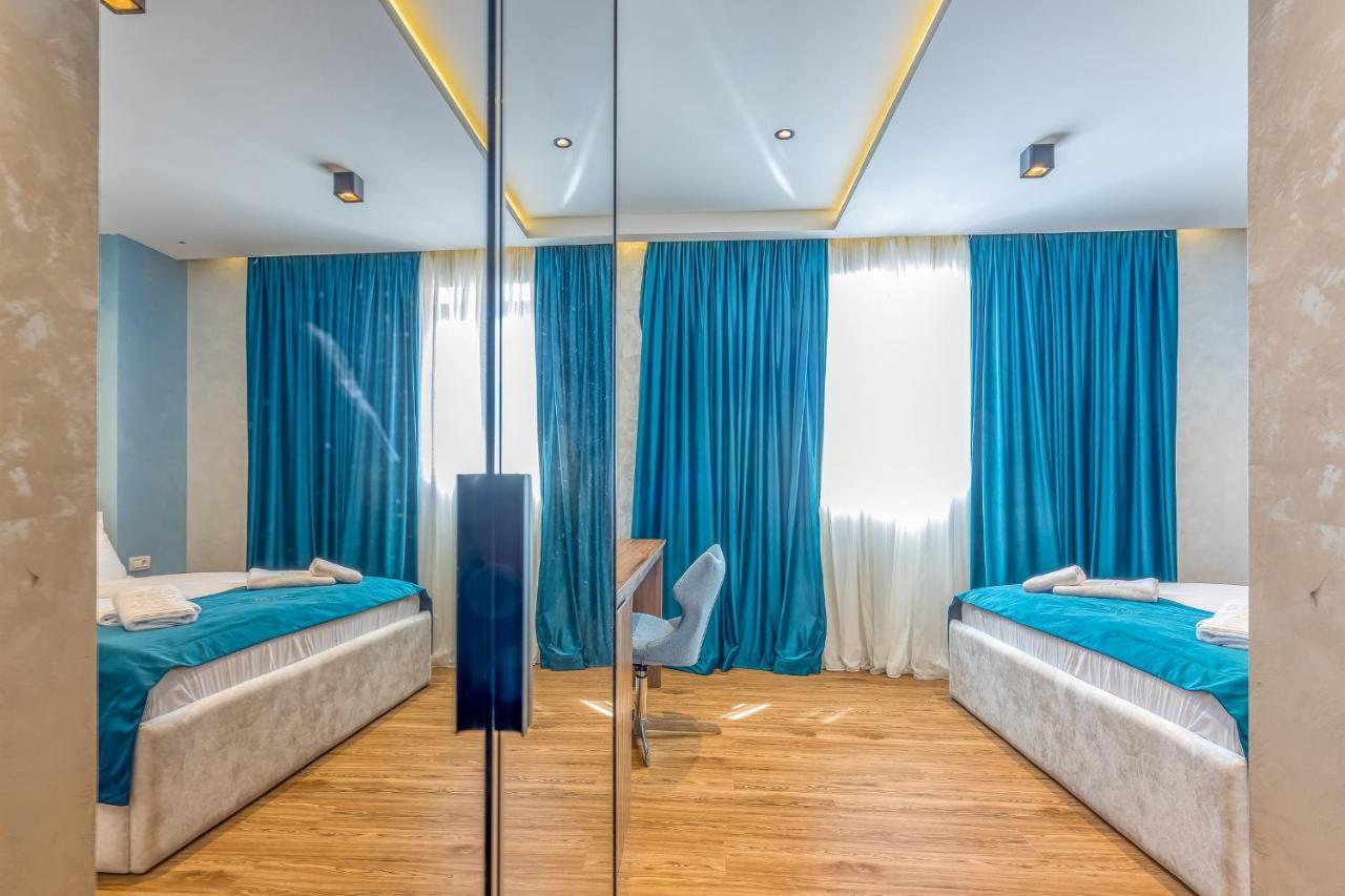Aparthotel San Valentino Palace à Umag Extérieur photo