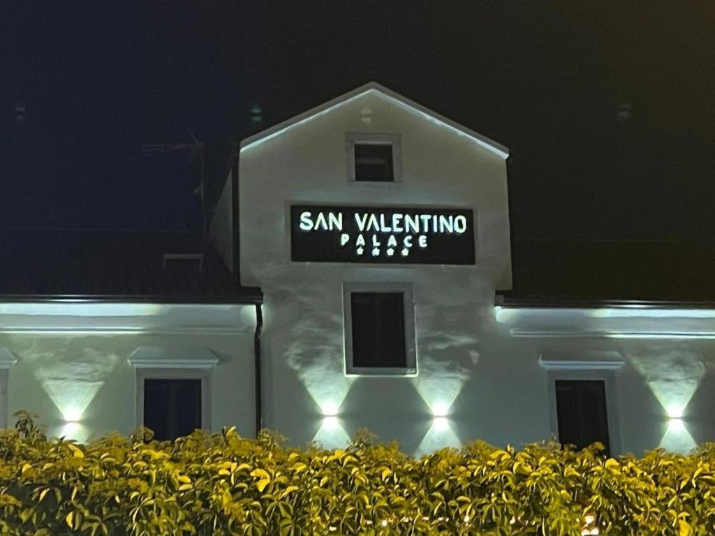 Aparthotel San Valentino Palace à Umag Extérieur photo