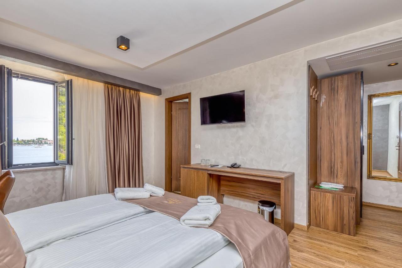 Aparthotel San Valentino Palace à Umag Extérieur photo