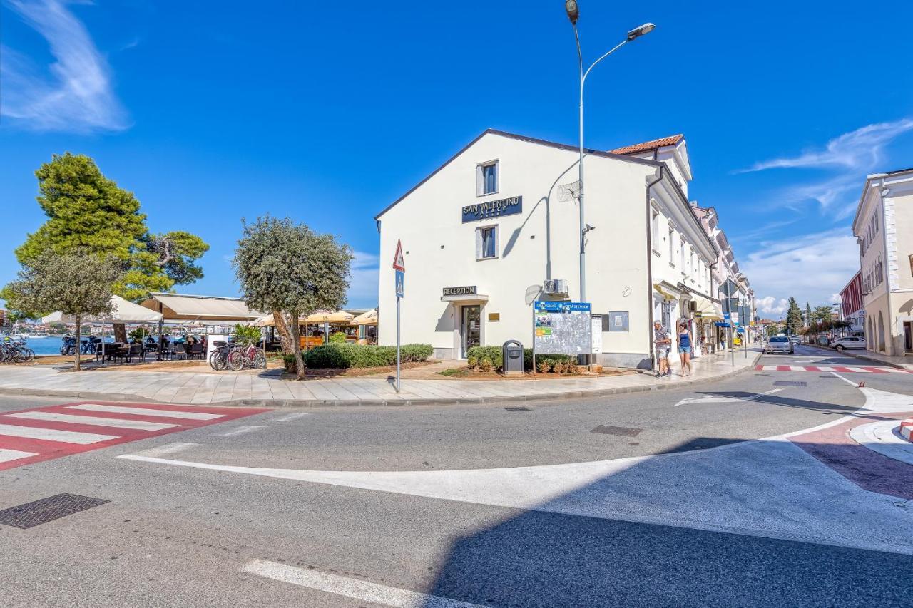 Aparthotel San Valentino Palace à Umag Extérieur photo