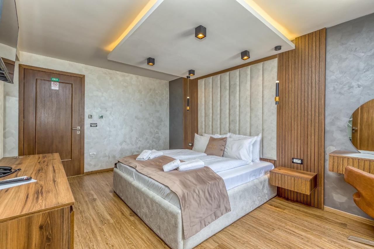 Aparthotel San Valentino Palace à Umag Extérieur photo