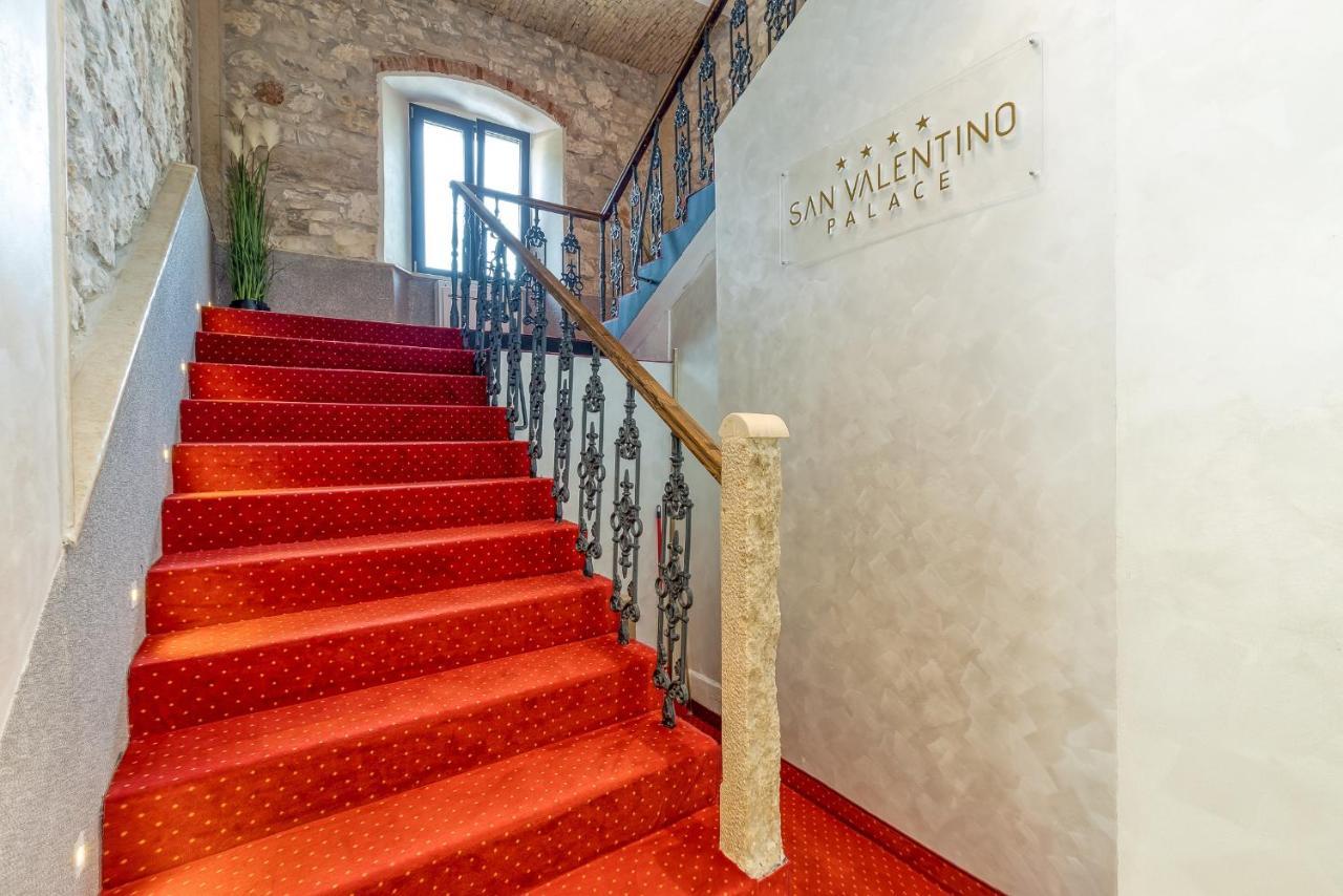 Aparthotel San Valentino Palace à Umag Extérieur photo