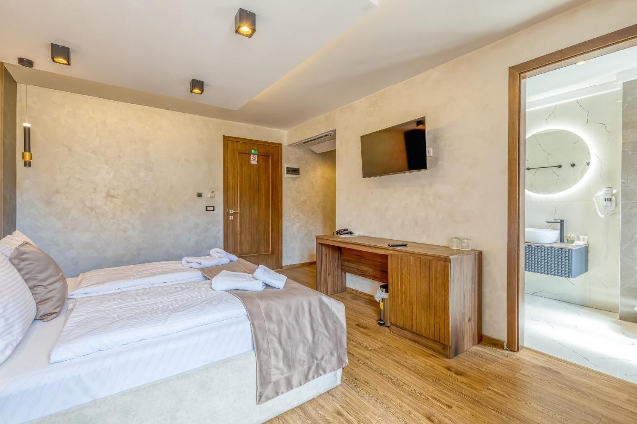 Aparthotel San Valentino Palace à Umag Extérieur photo