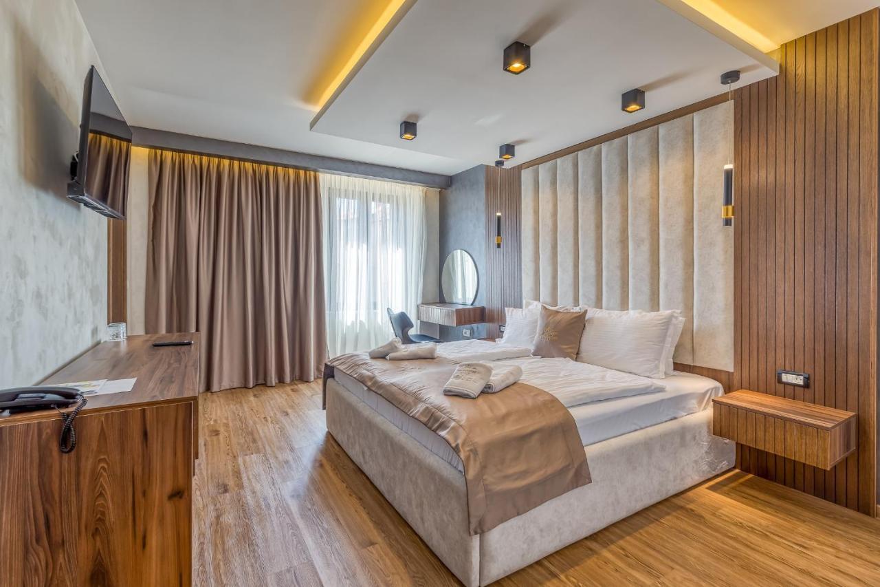 Aparthotel San Valentino Palace à Umag Extérieur photo