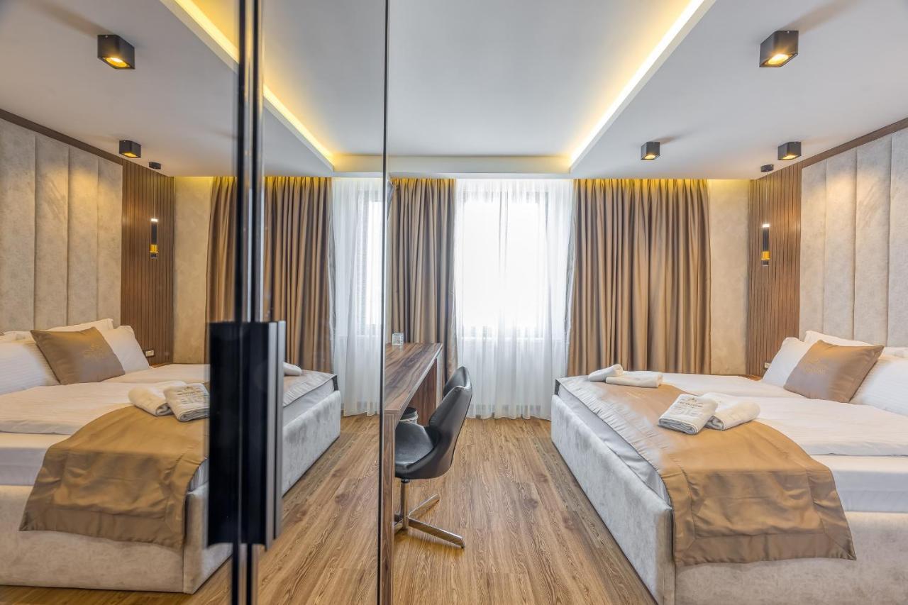 Aparthotel San Valentino Palace à Umag Extérieur photo