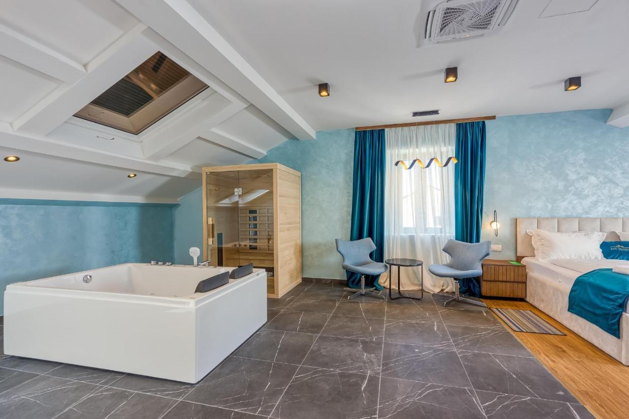 Aparthotel San Valentino Palace à Umag Extérieur photo